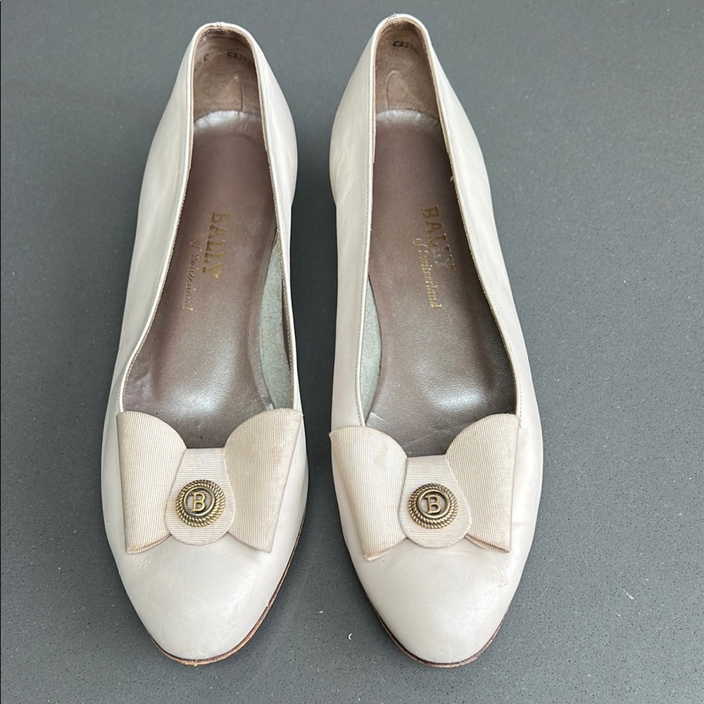 Bally Women's Cream Bow Loafers